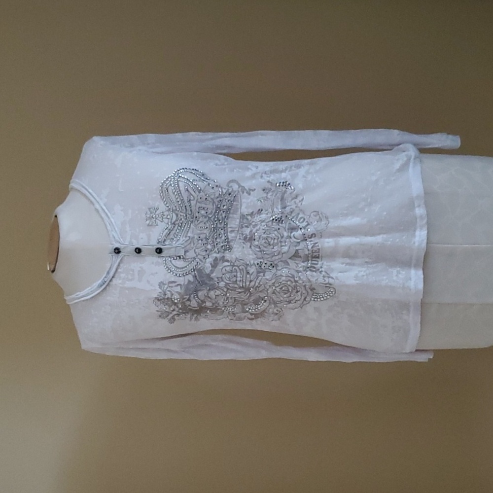 Monoreno White Semi-sheer Rhinestone Queen's Love Top